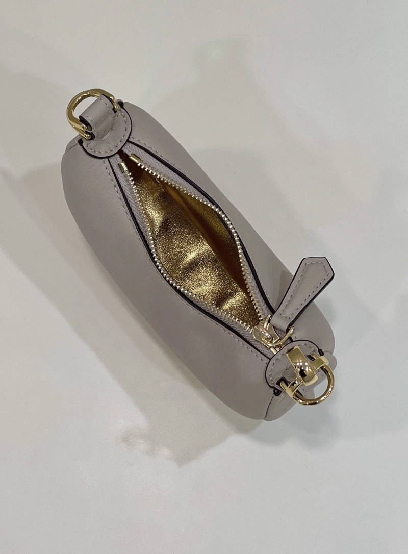 Fendi Top Handle Bags 4222C-0327