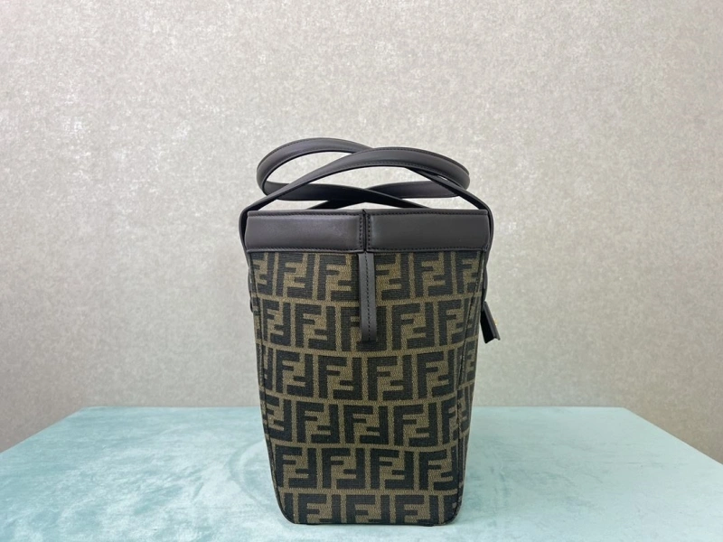 Fendi Shopping Bags 4222C-0395