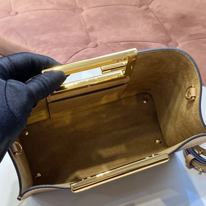 Fendi Top Handle Bags 4222C-0431