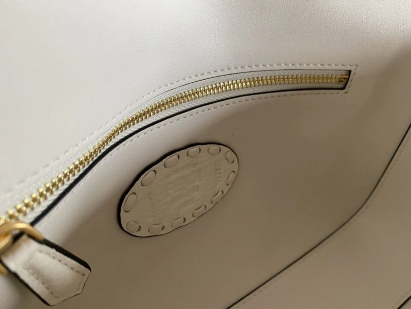 Fendi Baguette Bags 4222C-0440