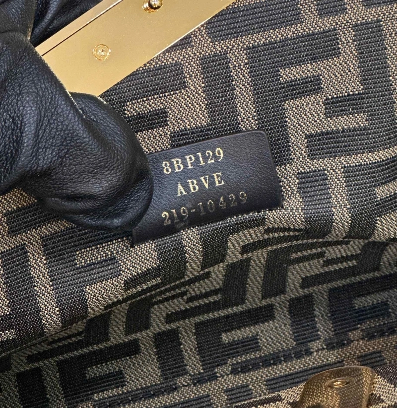 Fendi First Bags 4222C-0559