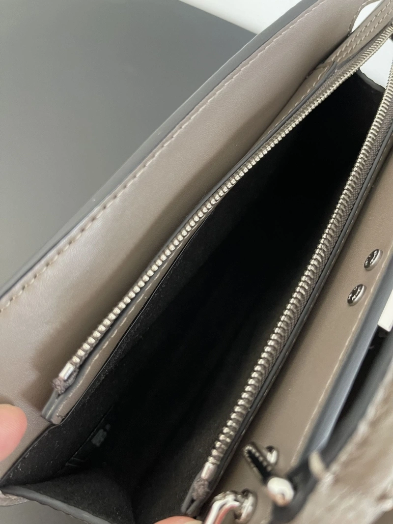 Fendi Top Handle Bags 4222C-0585