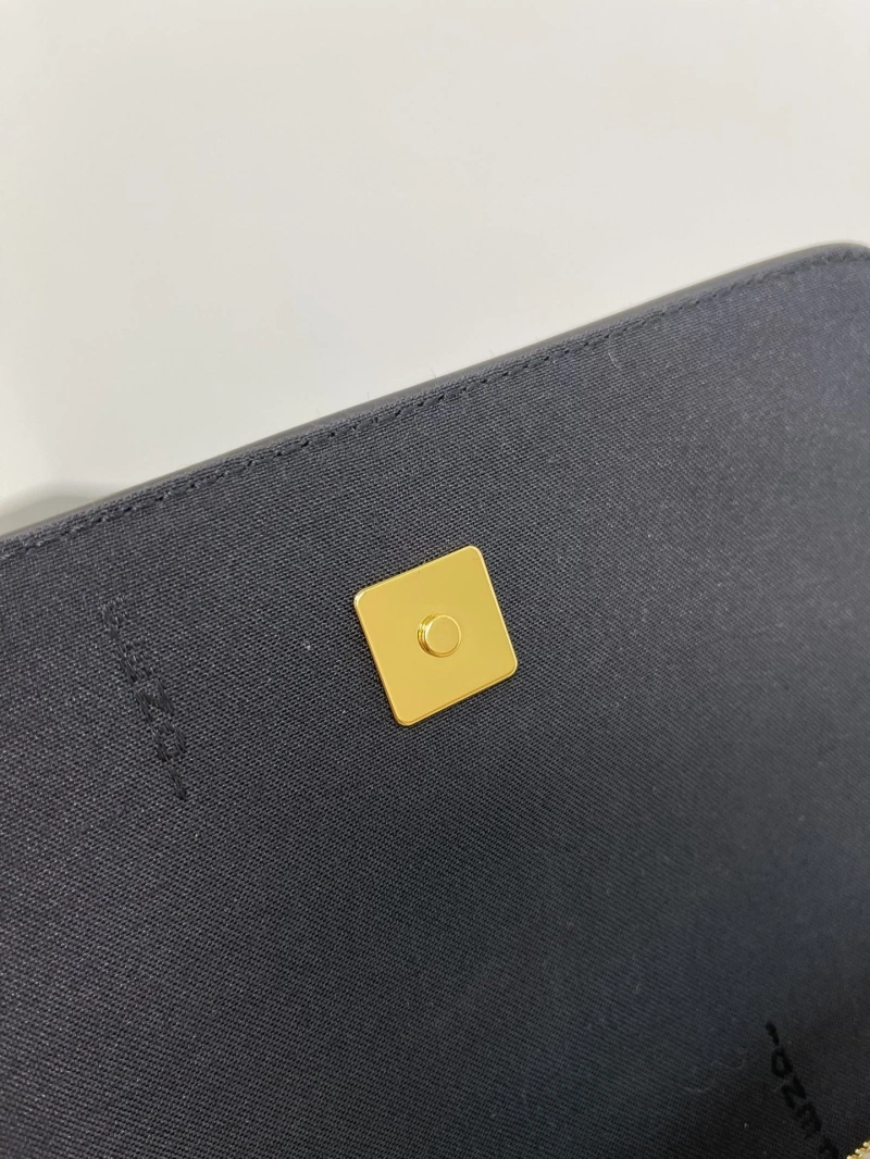 Fendi Satchel Bags 4222C-0602