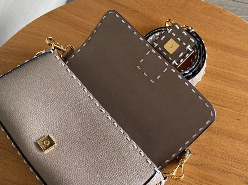 Fendi Baguette Bags 4222C-0608