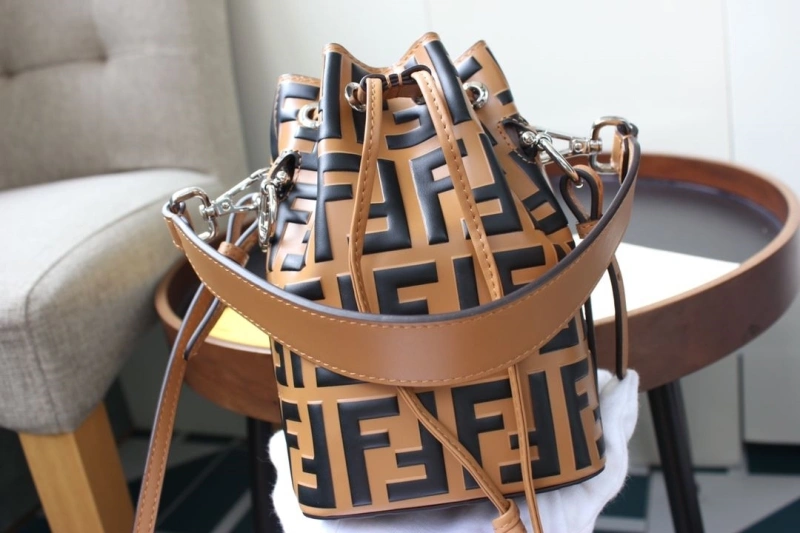F**di bucket bags 4222c-0763