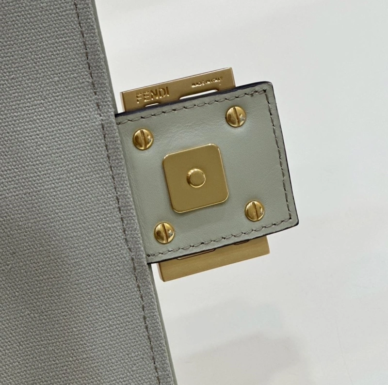 F**di baguette bags 4222c-0816