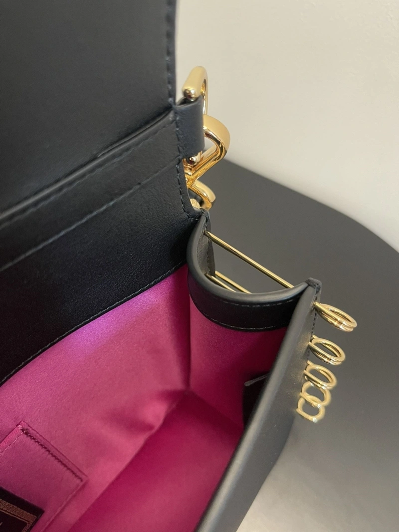Fendi Baguette Bags 4222C-0886