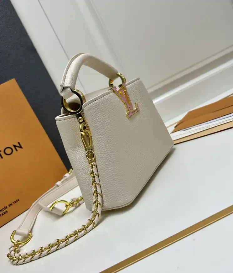 LV Capucines Bags 4224-0151