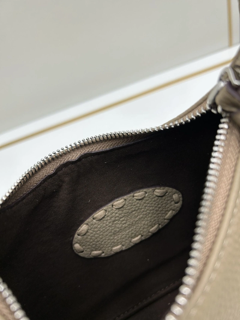 Prada Top Handle Bags 4224-0172