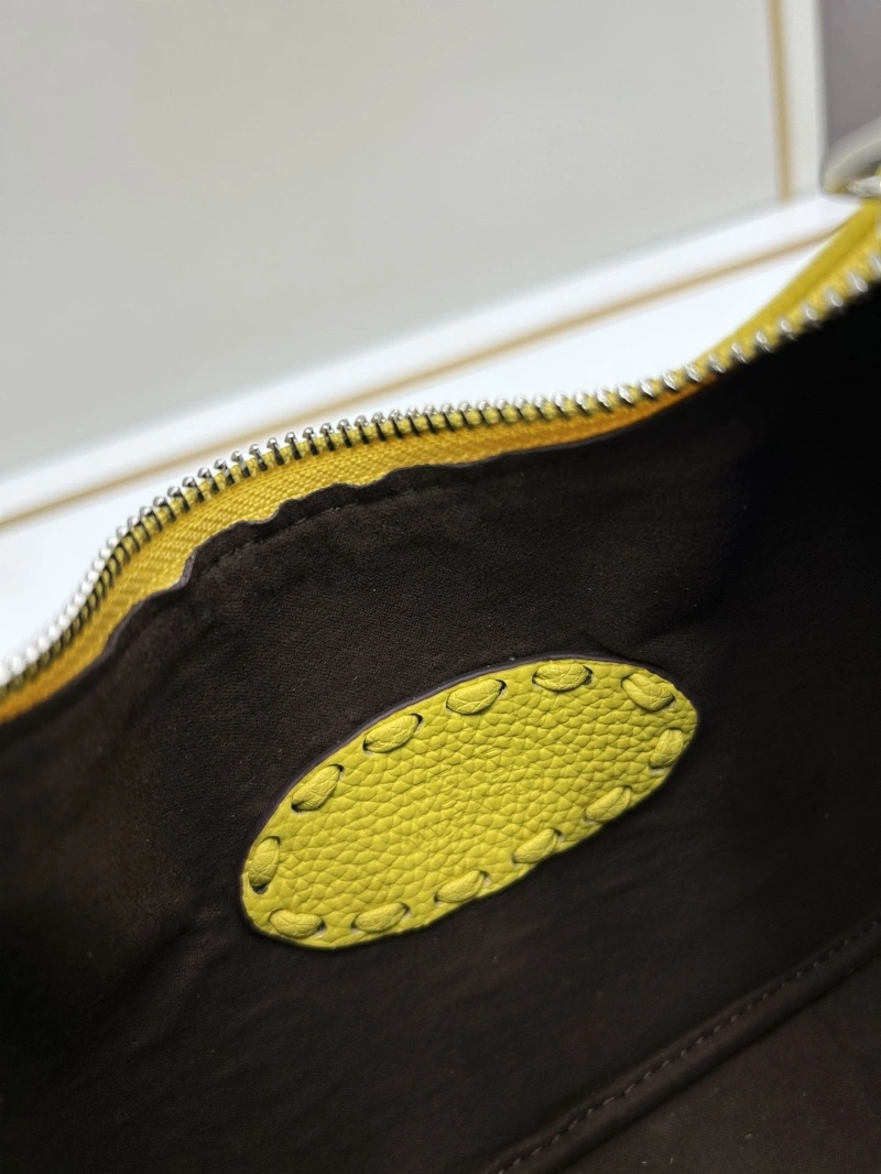 Prada Top Handle Bags 4224-0175