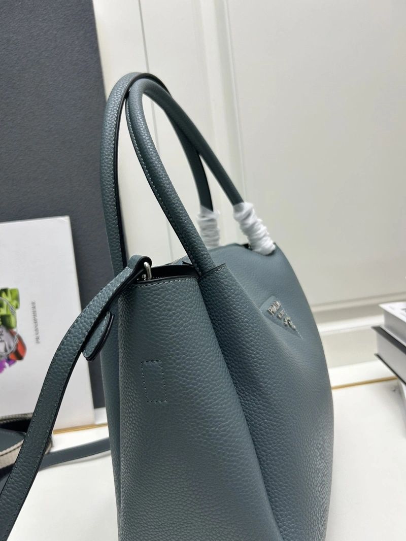 Prada Top Handle Bags 4224-0200
