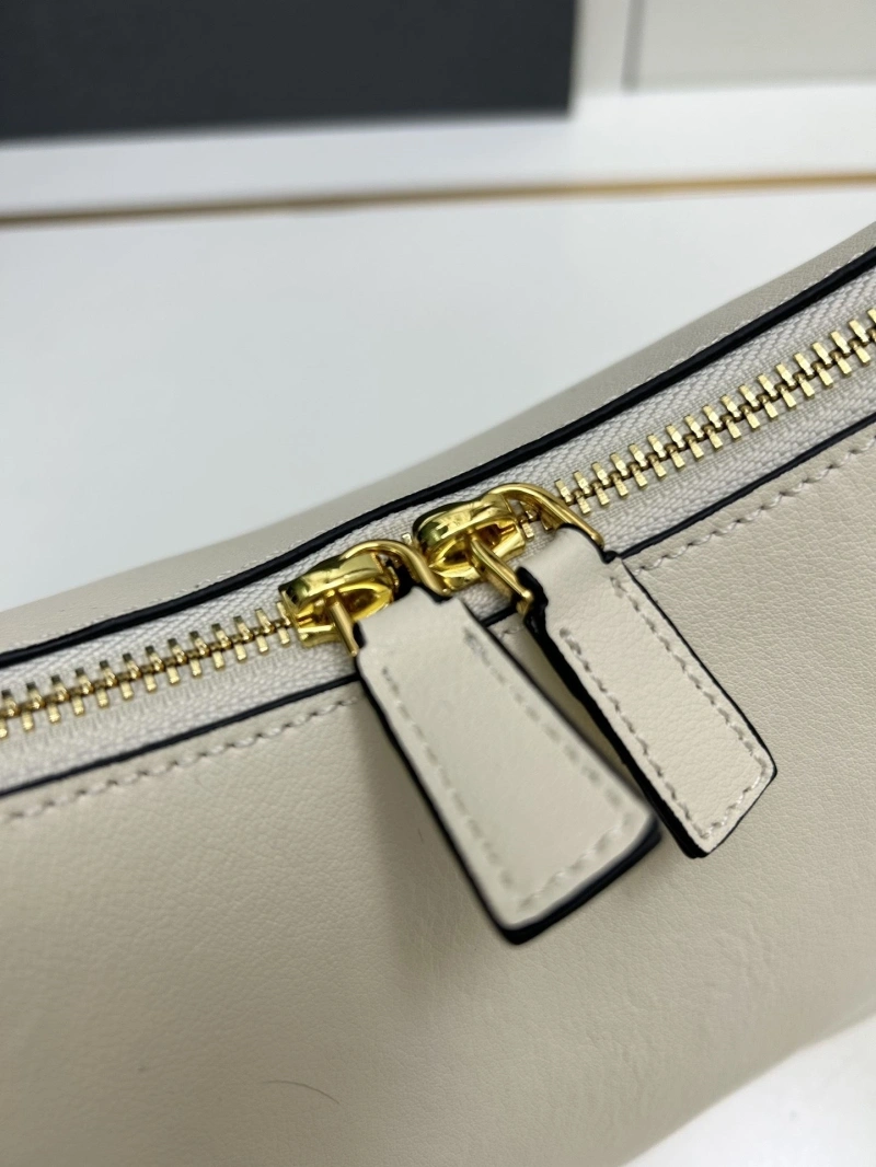 Prada Top Handle Bags 4224-0517