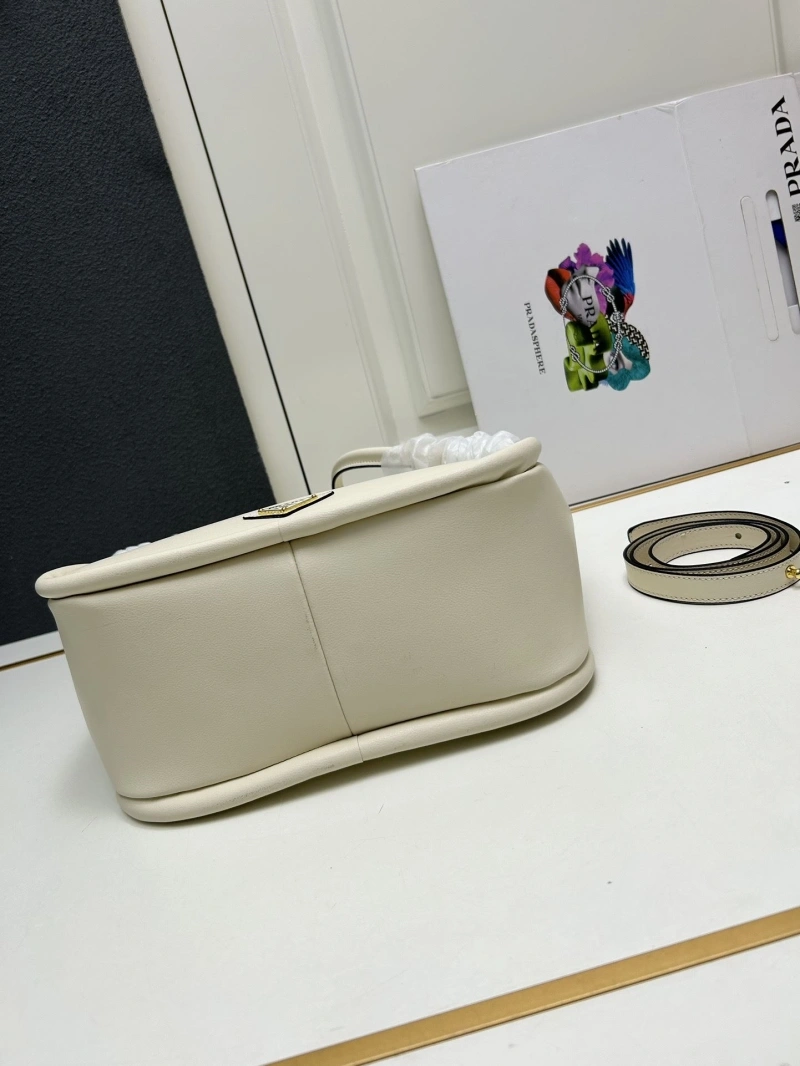 Prada Top Handle Bags 4224-0517