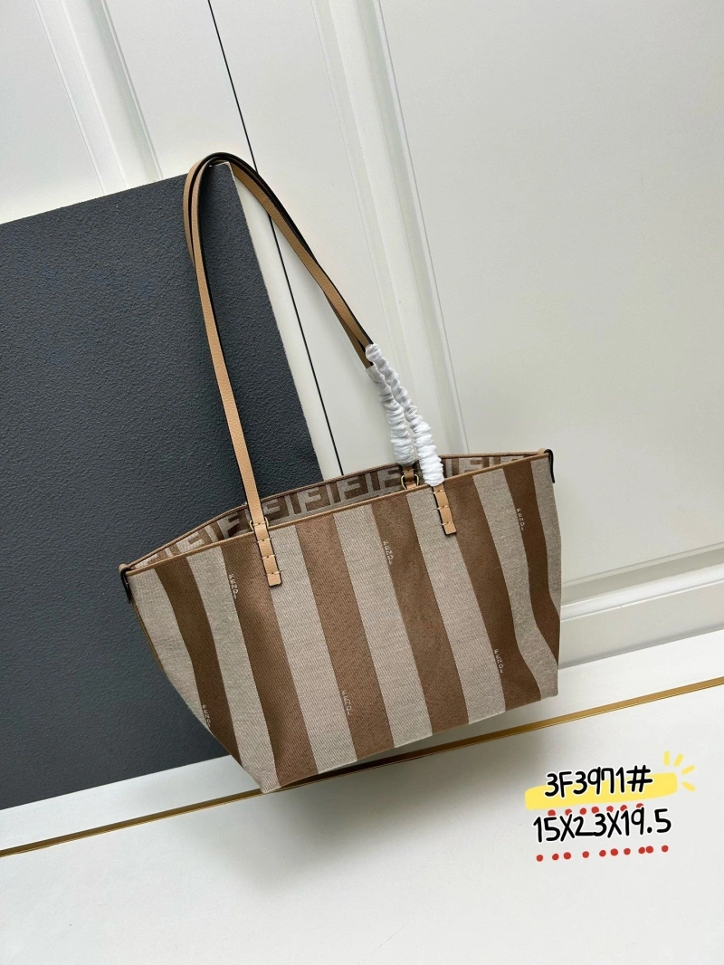 Fendi Shopping Bags 4224-0557