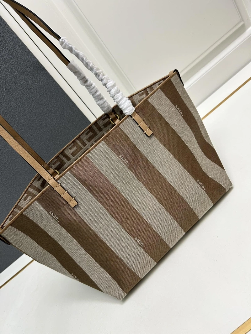 Fendi Shopping Bags 4224-0557