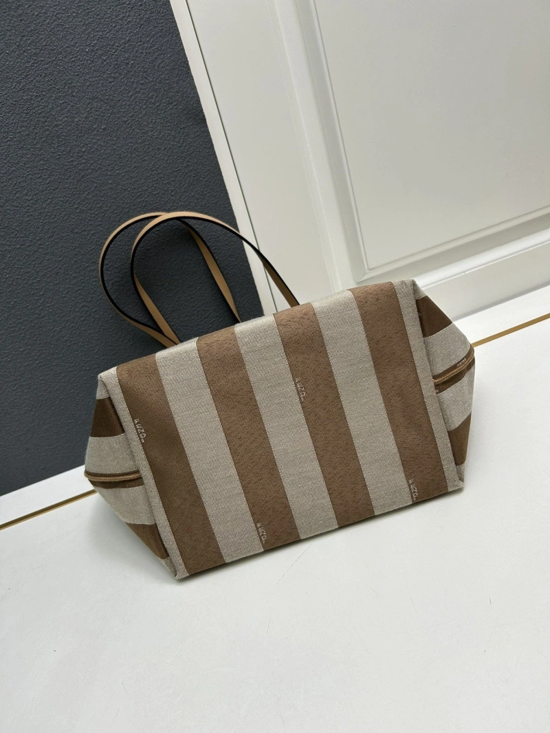 Fendi Shopping Bags 4224-0557