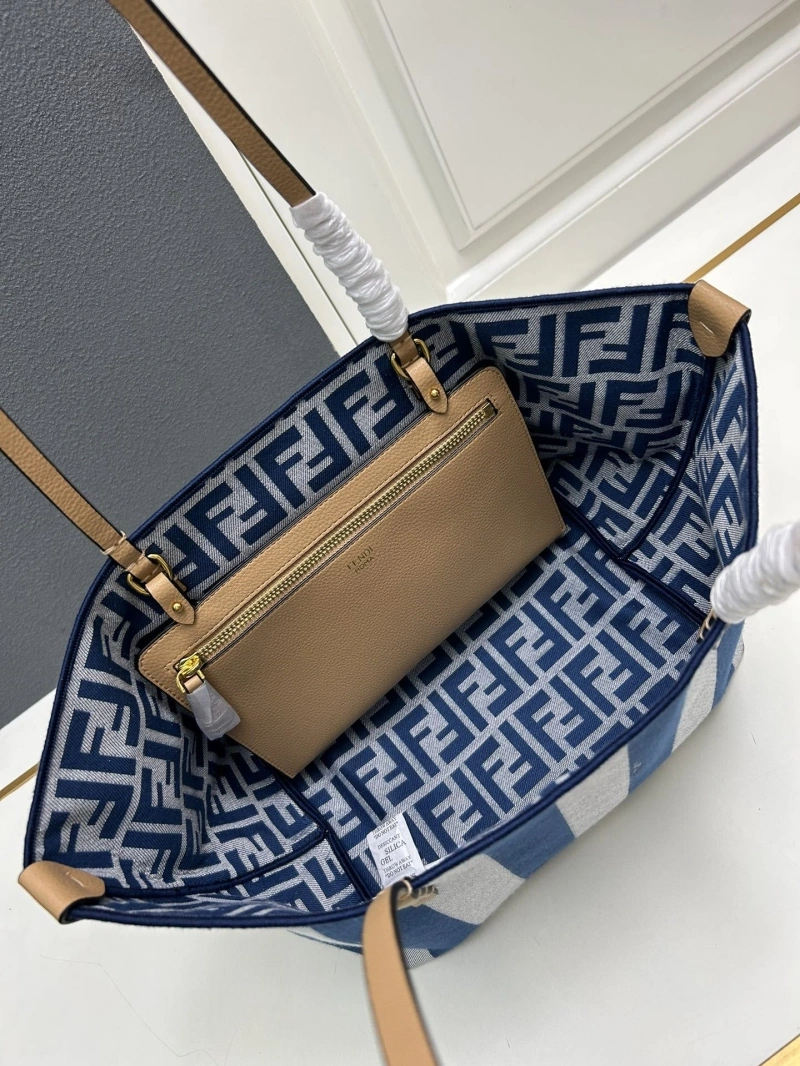 Fendi Shopping Bags 4224-0558