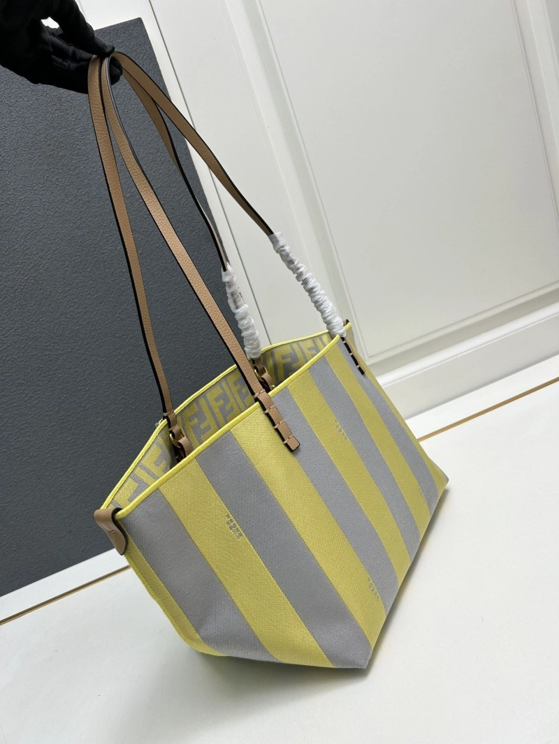 Fendi Shopping Bags 4224-0559