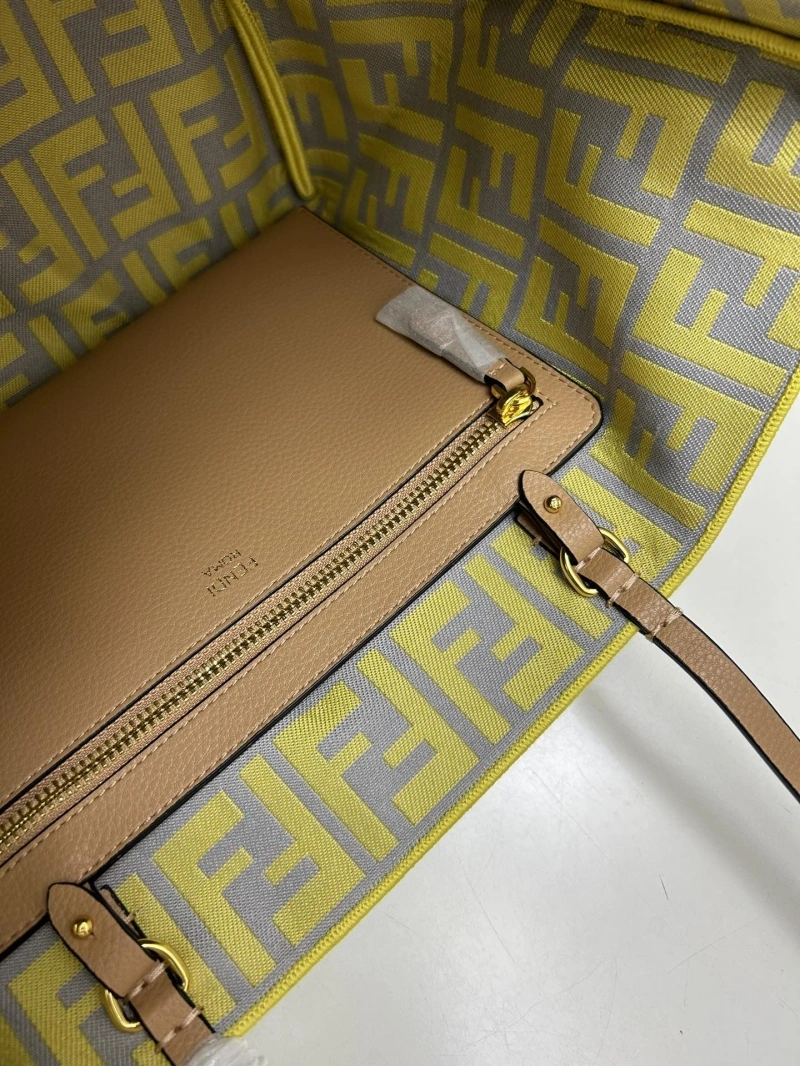 Fendi Shopping Bags 4224-0559