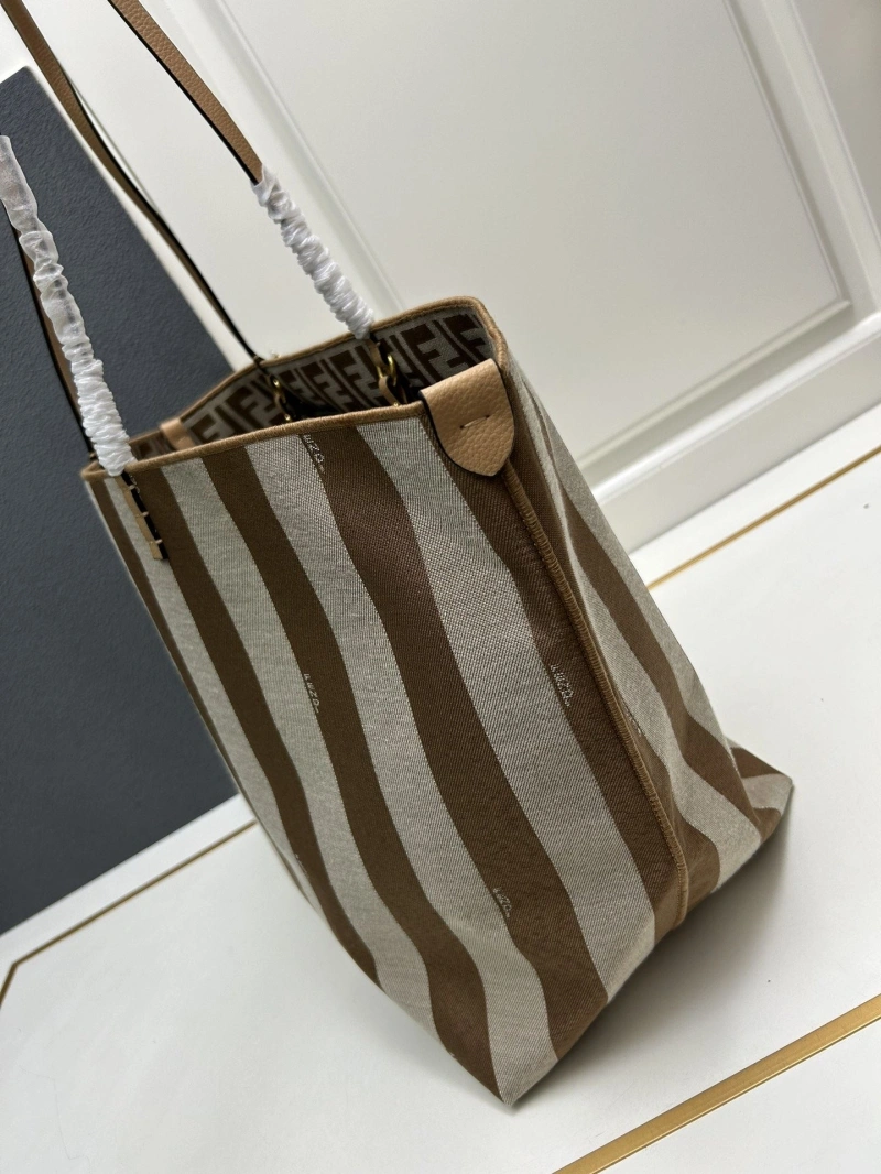Fendi Shopping Bags 4224-0561
