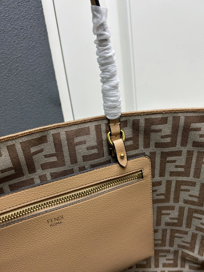 Fendi Shopping Bags 4224-0561