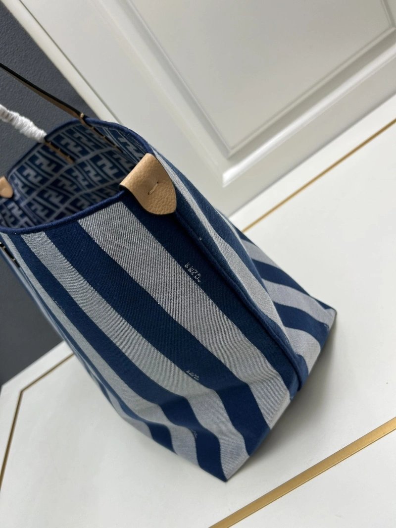 Fendi Shopping Bags 4224-0562