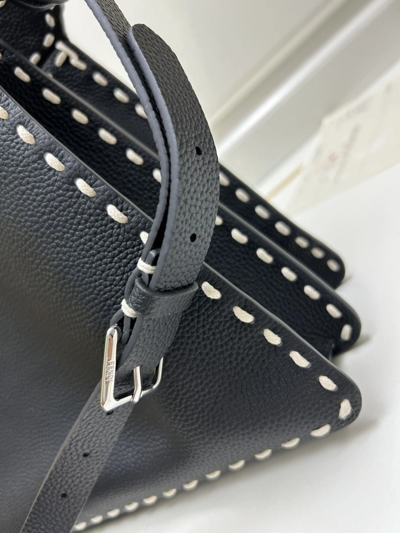 Fendi Top Handle Bags 4224-0565