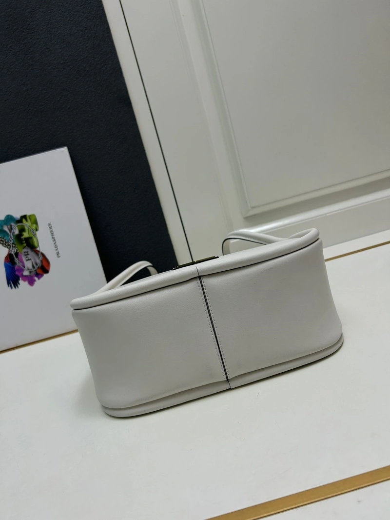 Prada Top Handle Bags 4224-0573