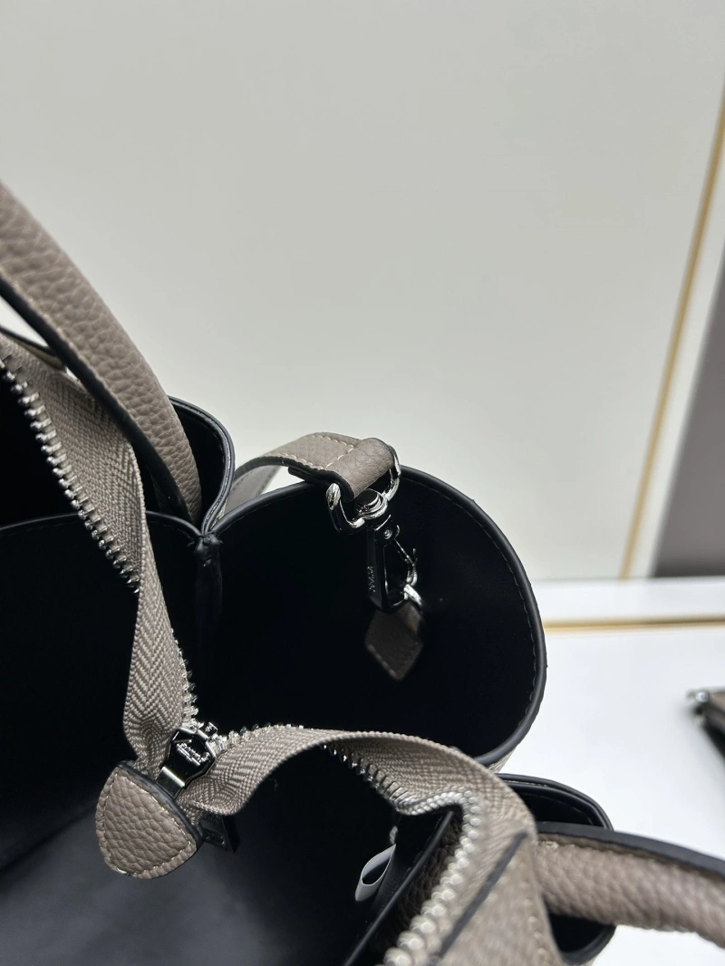 Prada Top Handle Bags 4224-0652