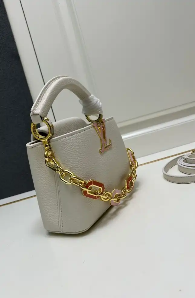 LV Capucines Bags 4224-0678