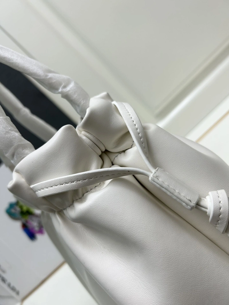 Prada Top Handle Bags 4224-0704