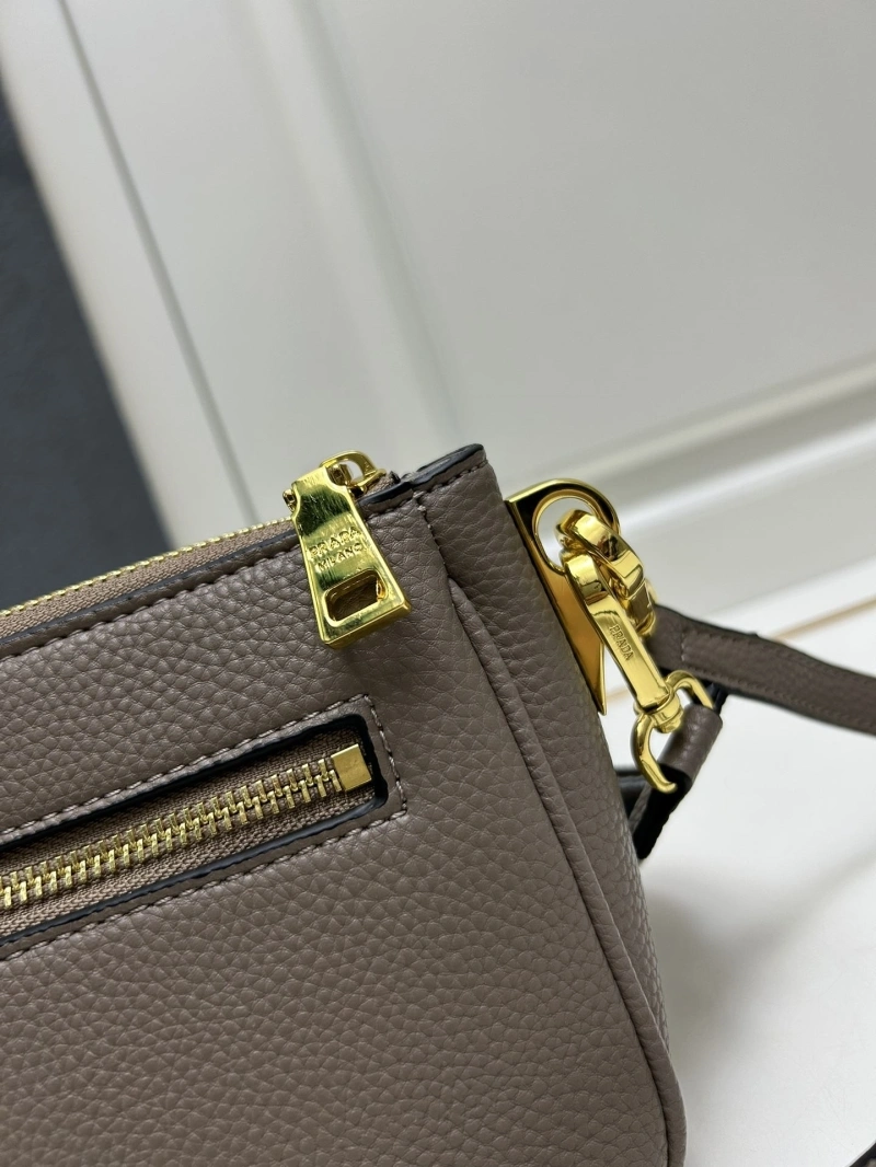 Prada Satchel Bags 4224-0709