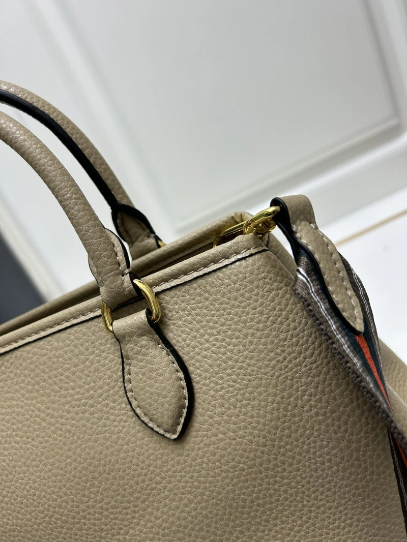 Prada Top Handle Bags 4224-0721