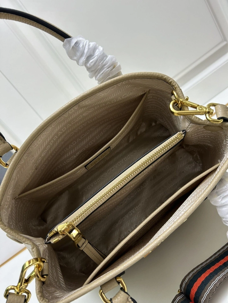 Prada Top Handle Bags 4224-0721