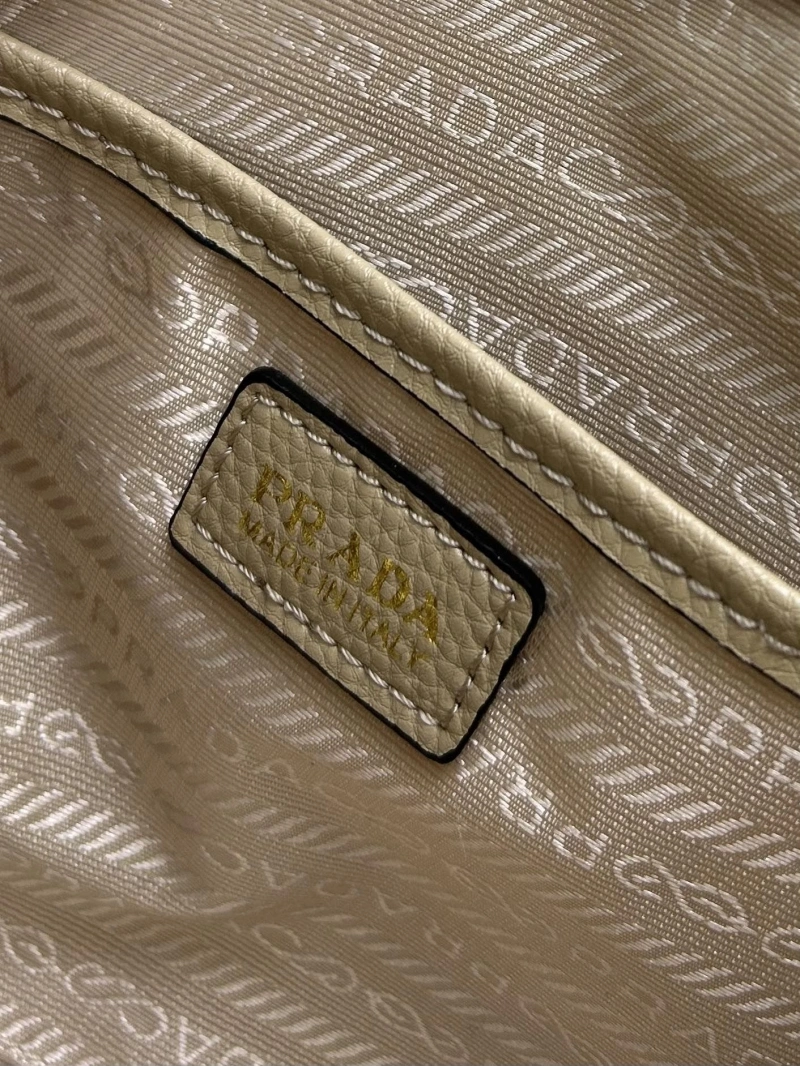 Prada Top Handle Bags 4224-0721