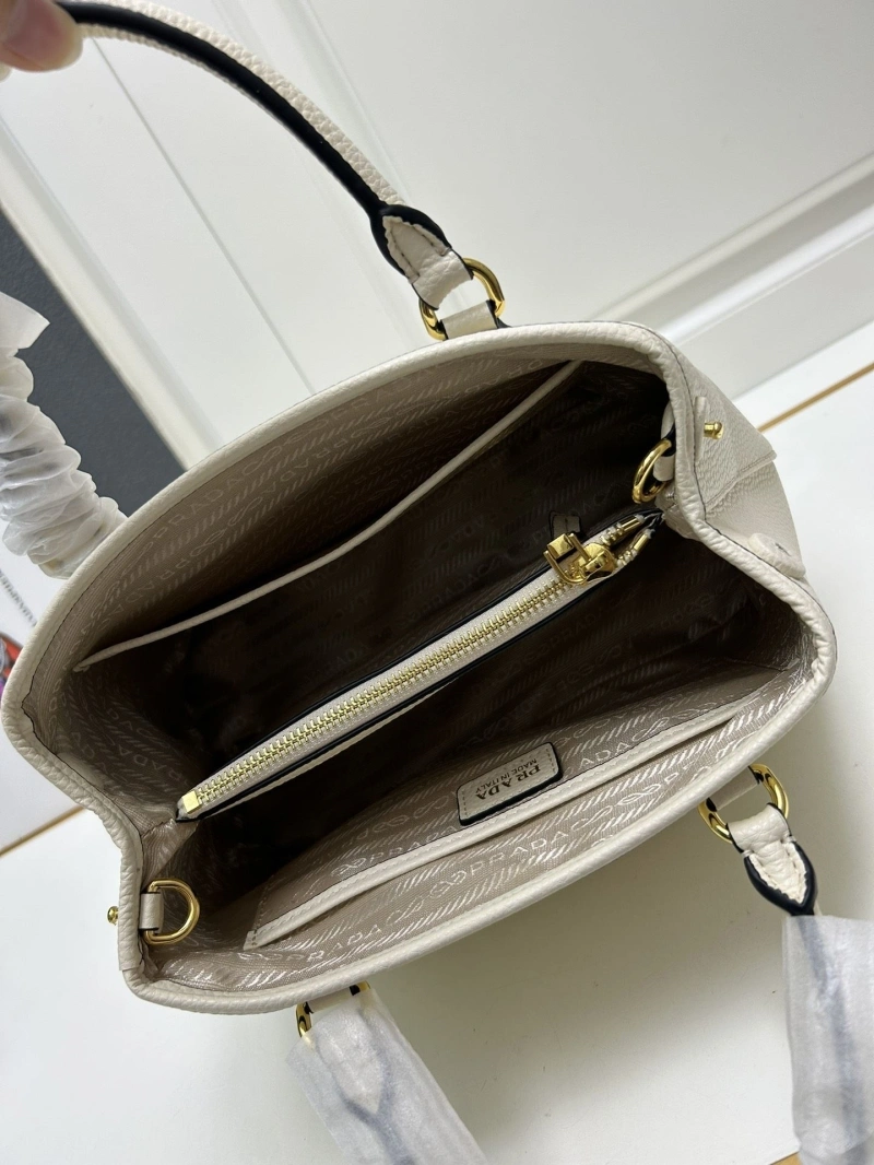 Prada Top Handle Bags 4224-0723