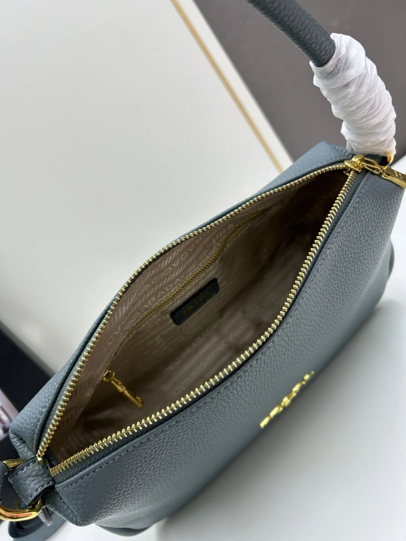 Prada Top Handle Bags 4224-0812