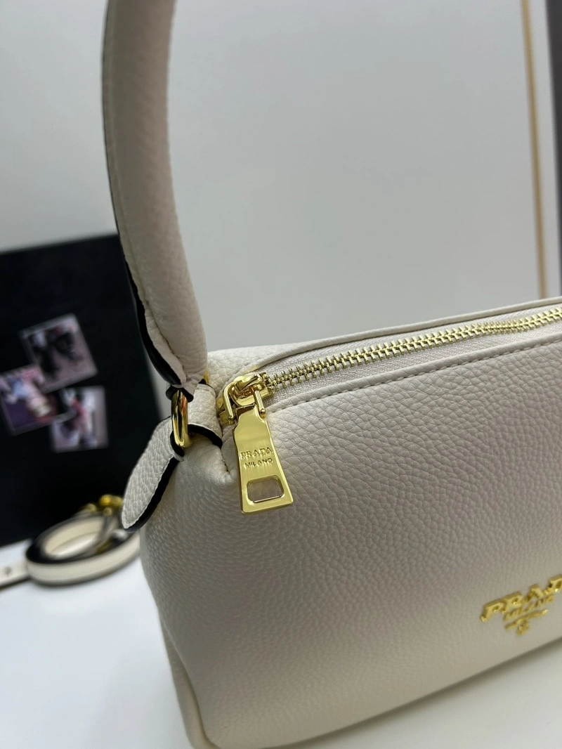 Prada Top Handle Bags 4224-0814
