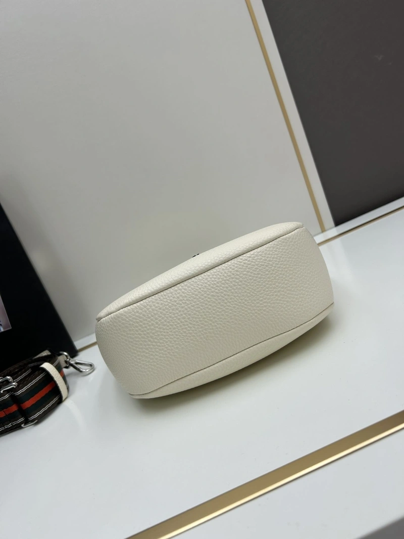 Prada Top Handle Bags 4224-0819