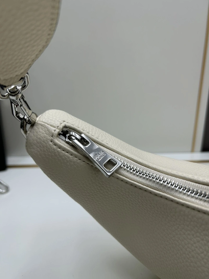 Prada Top Handle Bags 4224-0819