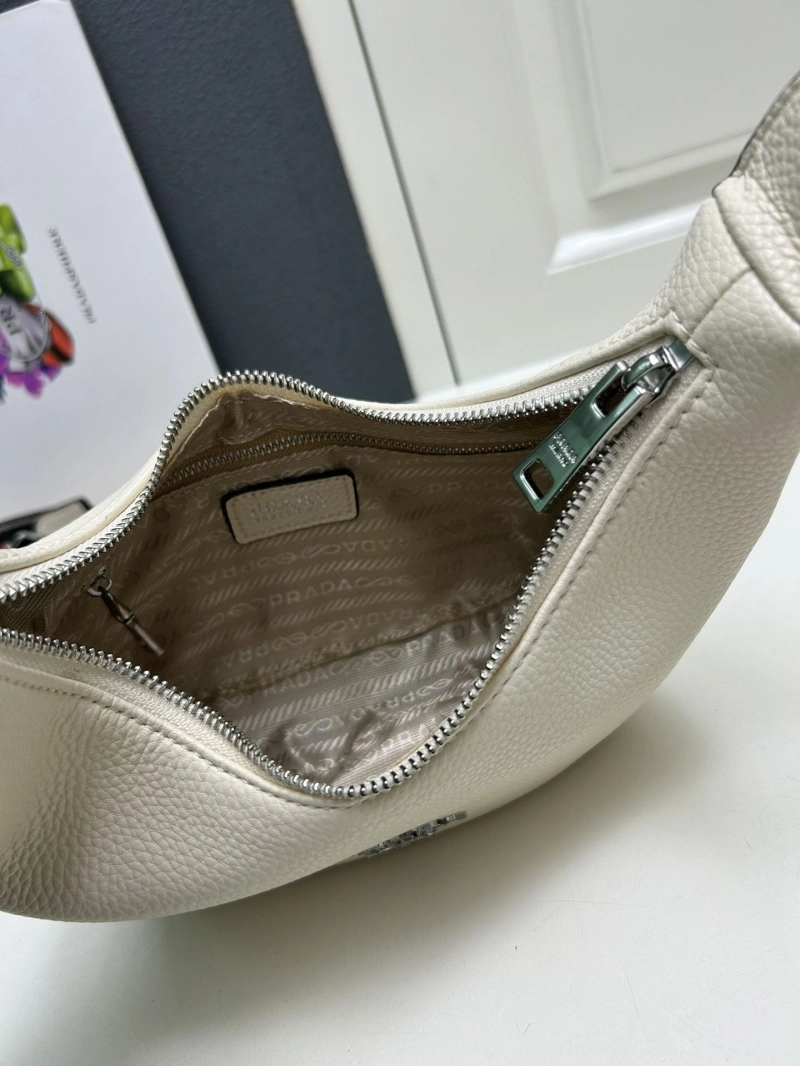 Prada Top Handle Bags 4224-0917