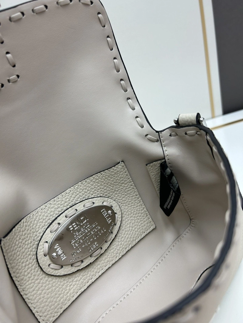 Fendi Baguette Bags 4224-0985