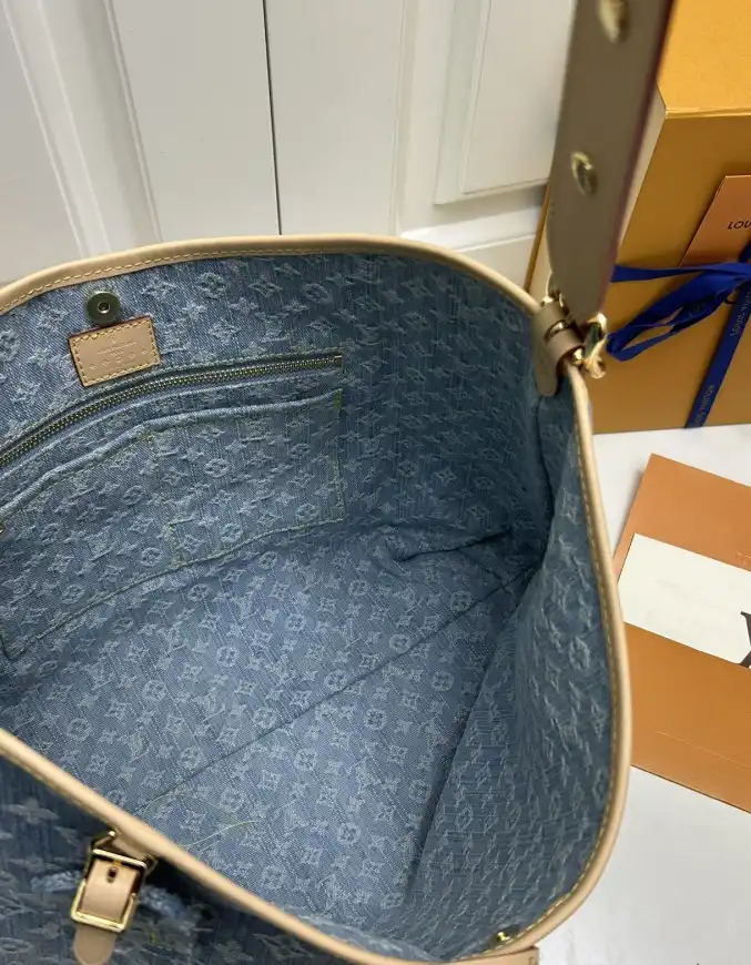 LV Shopping Bags 4224-1010