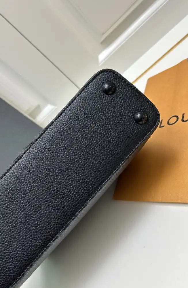 LV Capucines Bags 4224-1382