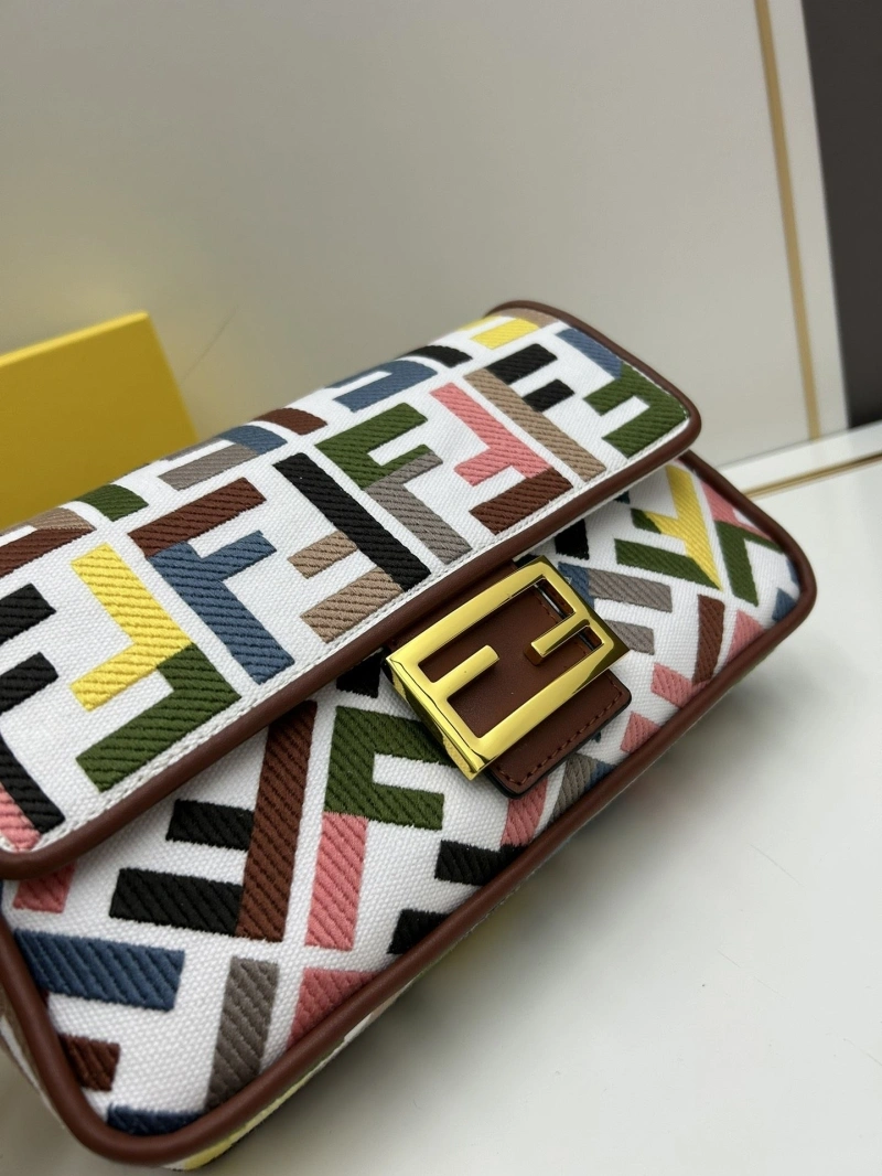 F**di baguette bags 4224-1721