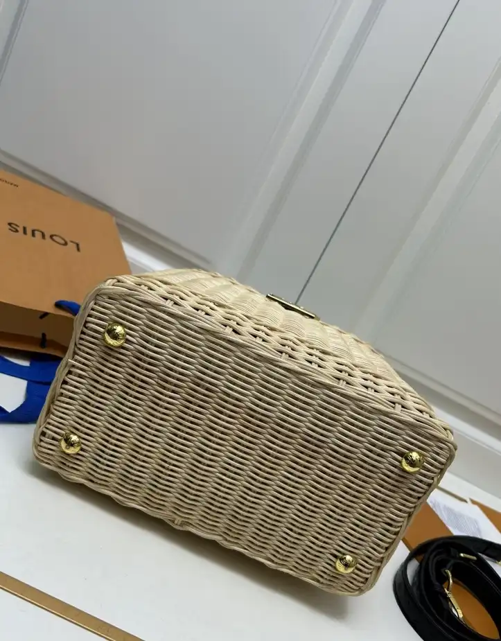 LV Capucines Bags 4224-1748