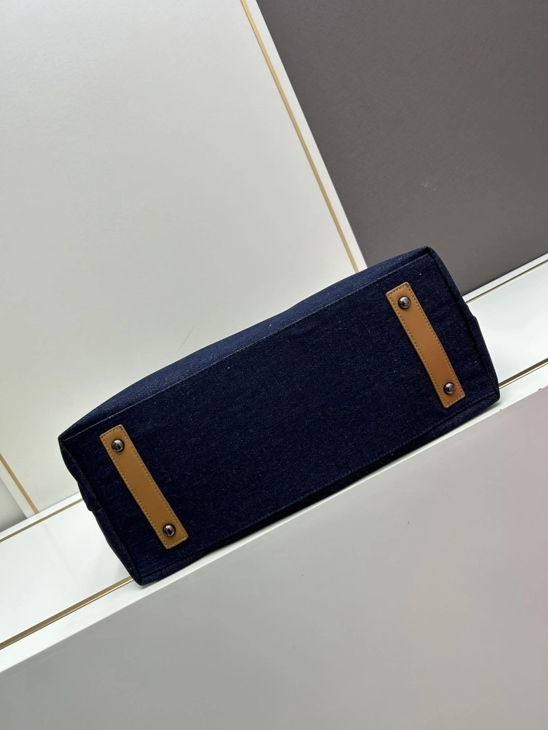 Chanel Shopping Bags 4224-1936