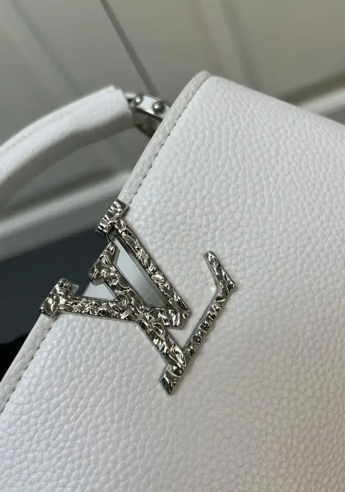 LV Capucines Bags 4224-2011