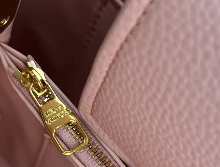 LV Capucines Bags 4224-2015