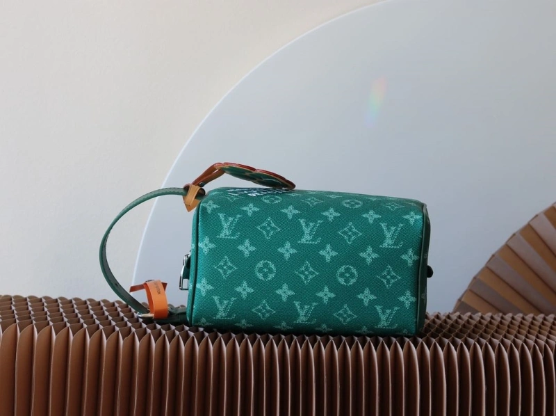 LV Cosmetic Bags 4233A-0311